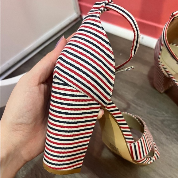 AVON Cushion Walk Striped Platform Heels - Picture 3 of 6